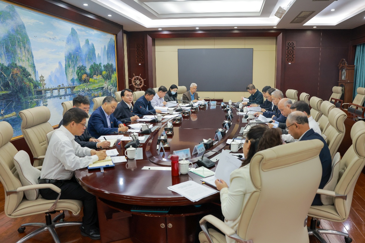                 学校党委召开2025年度民主生活会暨蓝天立案件以案促改、中央巡视整改专...